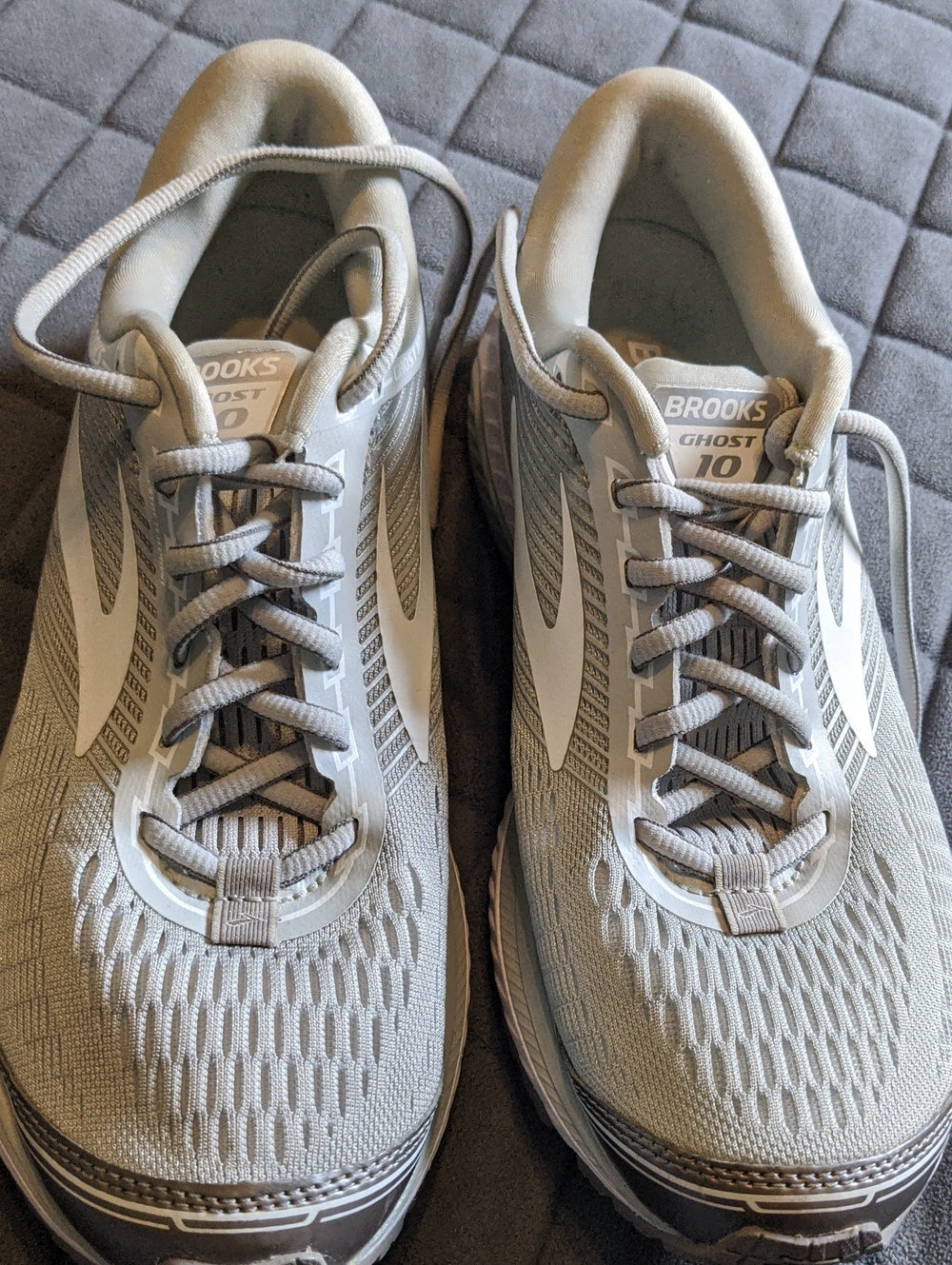 Brooks Ghost 10 DNA Women's Running Shoes — Gray and White Size 9